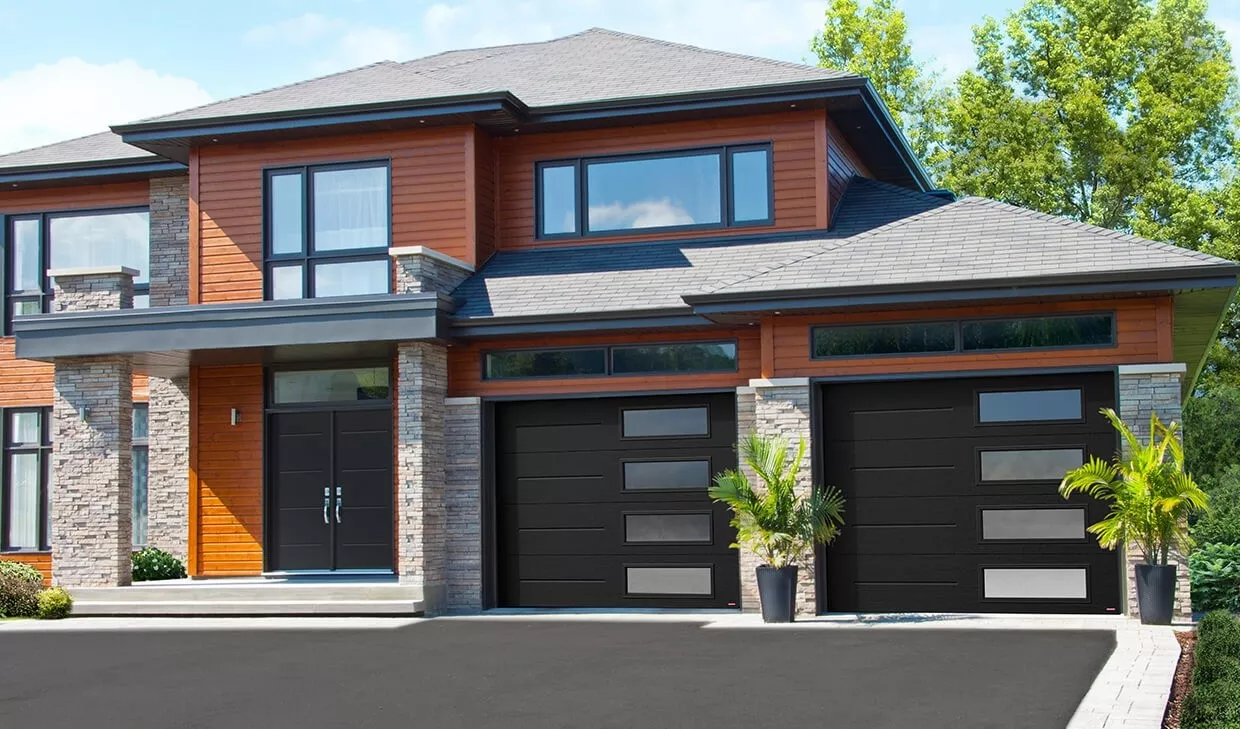 Standard+ Vog, 9' x 7', Black, window layout: Right-side Harmony